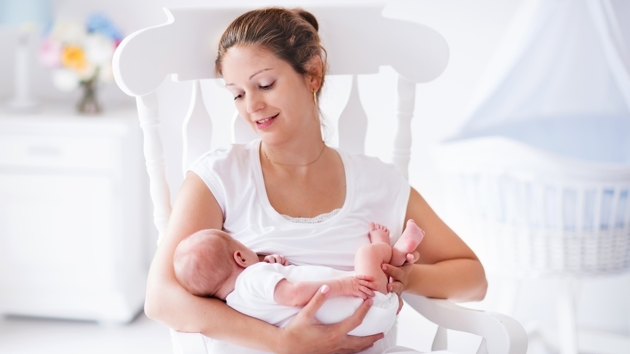 Answers to 6 Questions New Moms Have on Breastfeeding