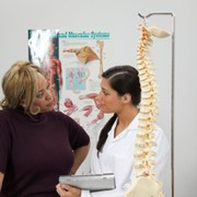 chiropractor easing pain from sciatica 
