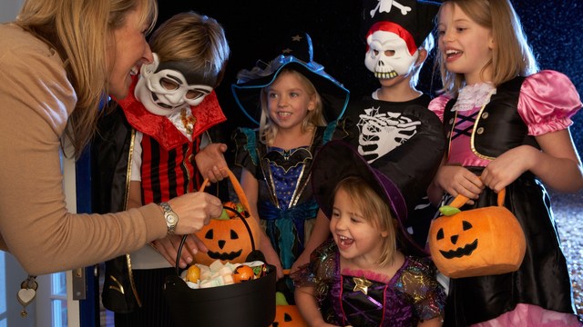 keep kids safe, make Halloween fun