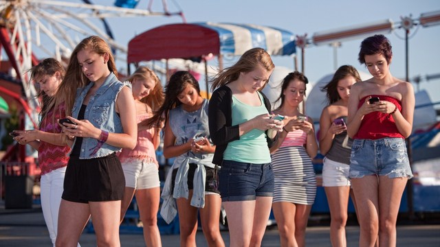 managing teen cell phone usage